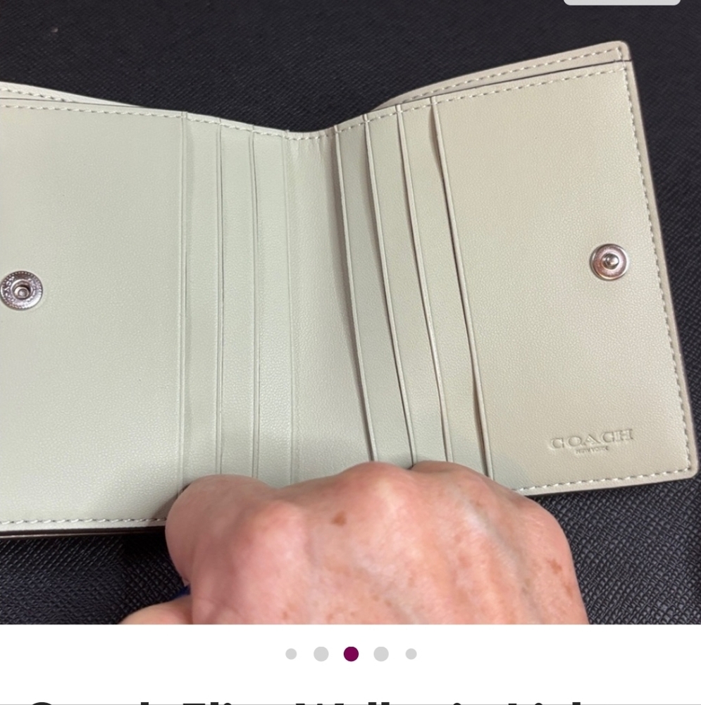COACH- Eliza Wallet in Light Green Lizard Wallet NWT - Picture 7 of 9